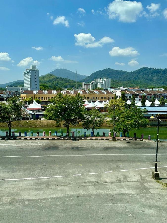 Langkawi Baron Hotel Kuah Exterior foto