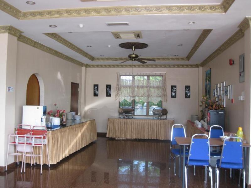 Langkawi Baron Hotel Kuah Exterior foto