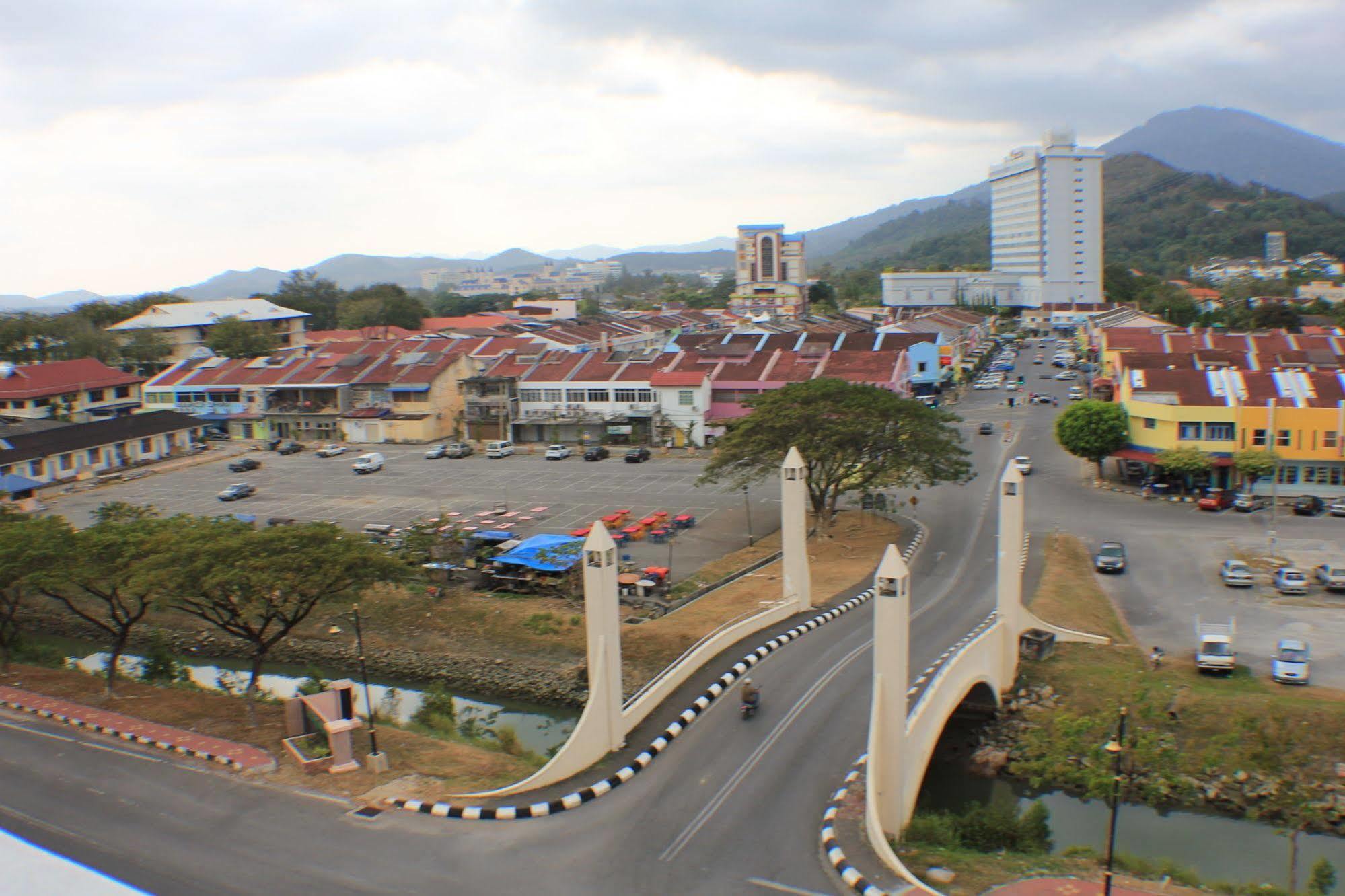 Langkawi Baron Hotel Kuah Exterior foto