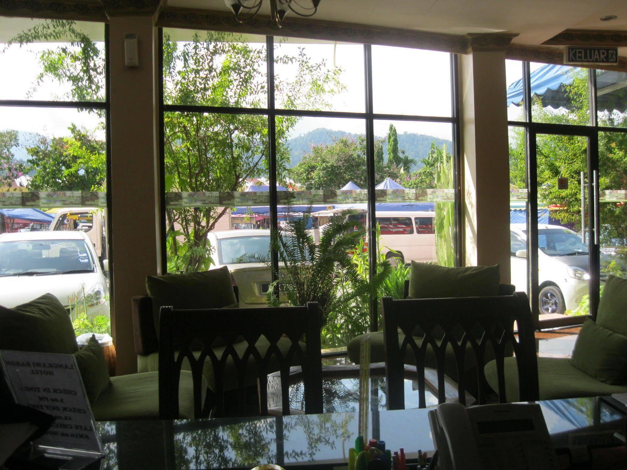 Langkawi Baron Hotel Kuah Exterior foto